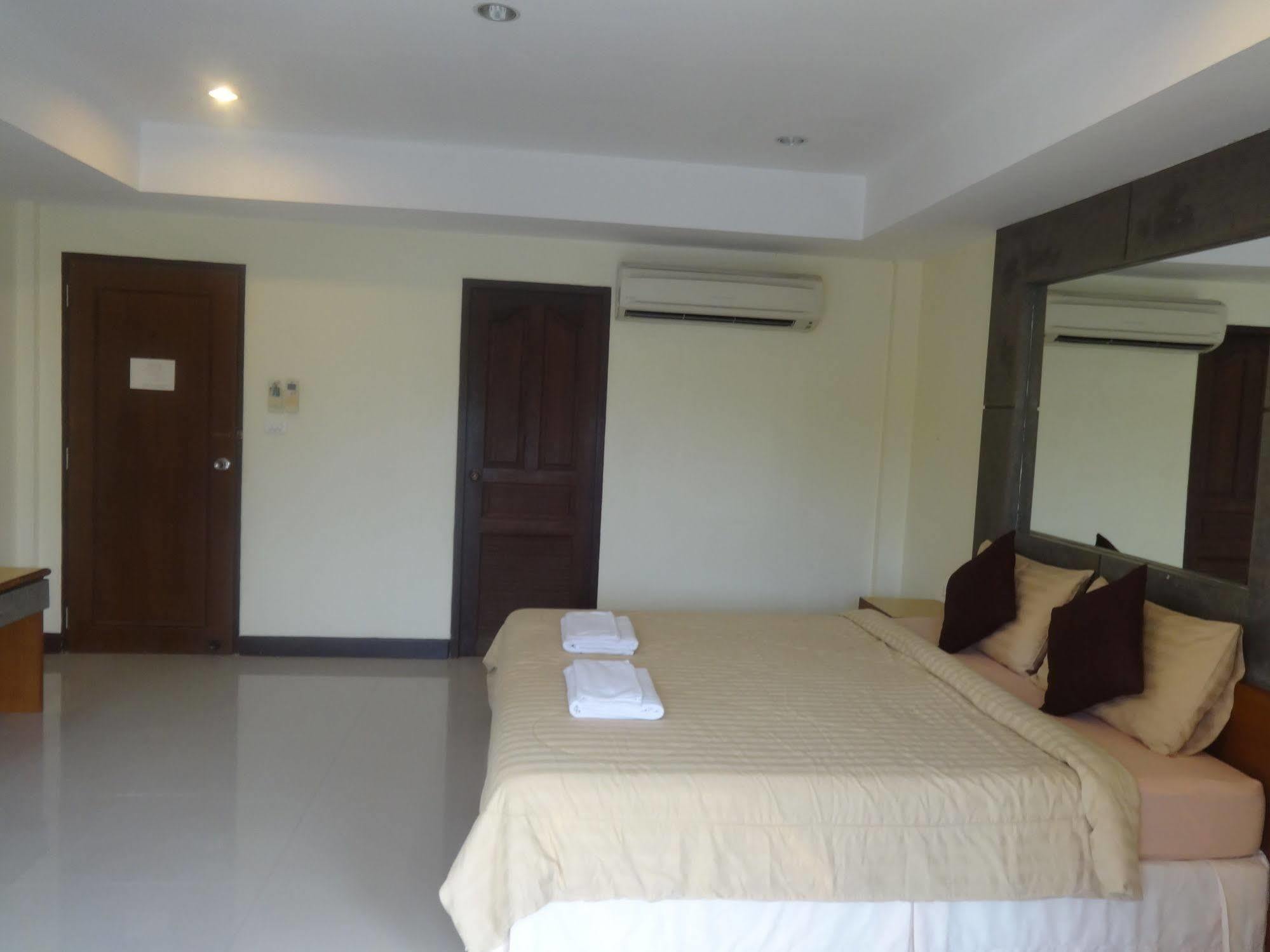 Pornthep Hotel 2 Ban Klong Haeng Екстер'єр фото